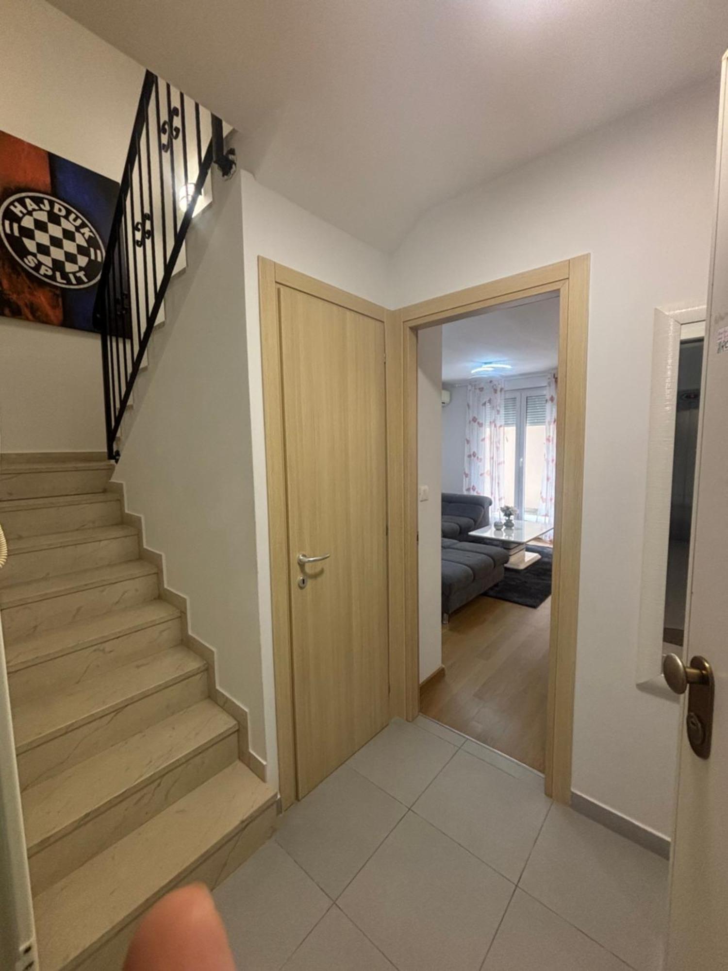 Apartment Dalmatinos Split Znjan Exterior foto