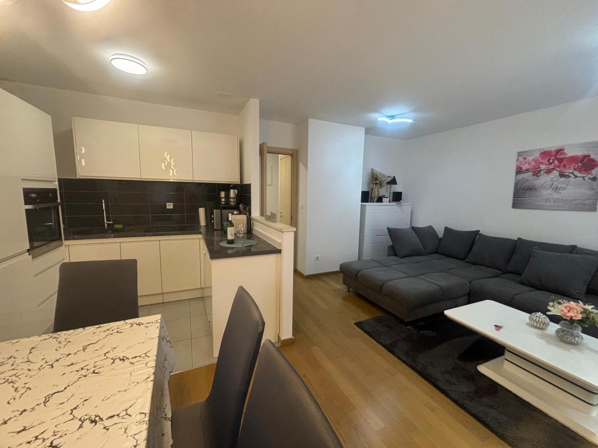 Apartment Dalmatinos Split Znjan Exterior foto