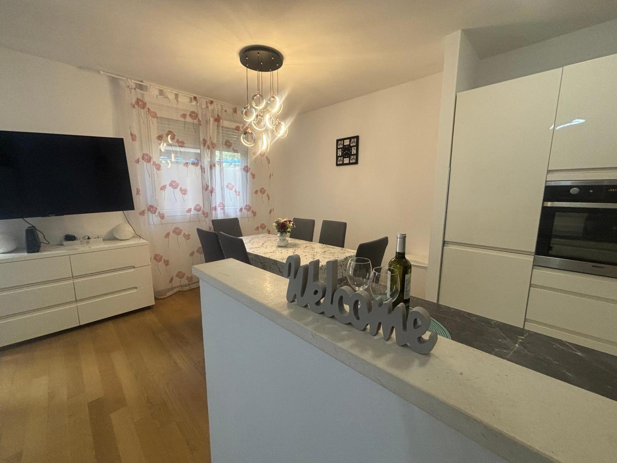 Apartment Dalmatinos Split Znjan Exterior foto