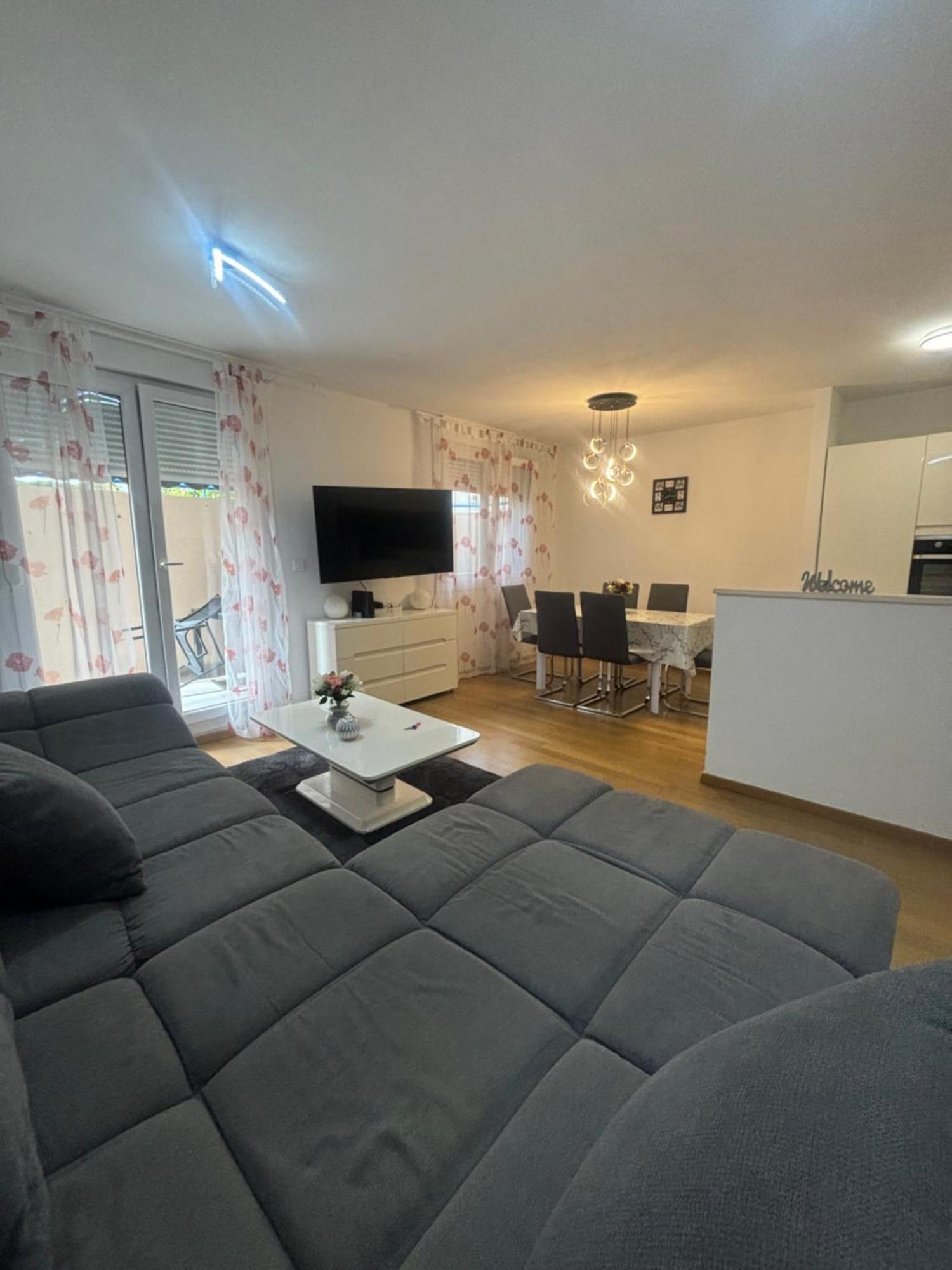 Apartment Dalmatinos Split Znjan Exterior foto
